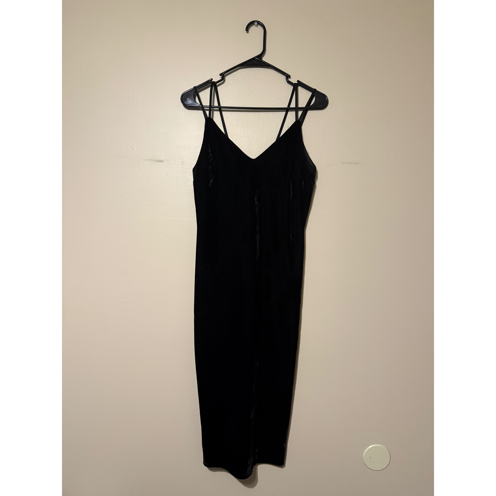 Dex Velvet Midi Dress in Black